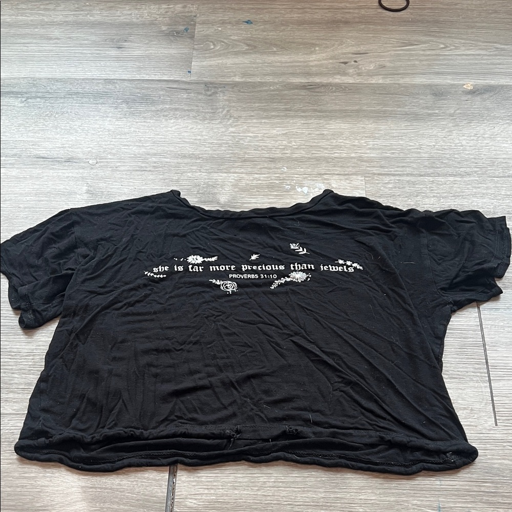 Elegant Black Women's Crop Top with Graphic Design